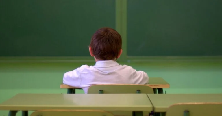 enfant-college-viol-harcelement