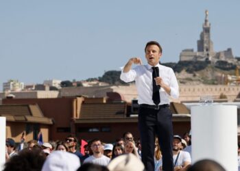 « Eliminer ceux qui vous veulent du mal » : 13 personnes jugées, soupçonnées d’avoir voulu tuer Emmanuel Macron