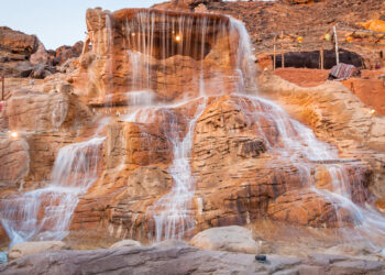 États-Unis: les images impressionnantes d&rsquo;une cascade inversée