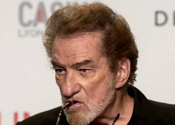 « C’est ridicule ! » : Eddy Mitchell descend les nouvelles stars de la chanson, dont Vianney et Juliette Armanet