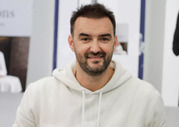 « On est mariés depuis 12 ans » : Cyril Lignac évoque sa belle complicité avec Mercotte