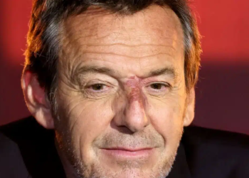 Jean-Luc Reichmann n&rsquo;est plus la personnalité télé préférée des Français : découvrez qui l&rsquo;a détrôné !