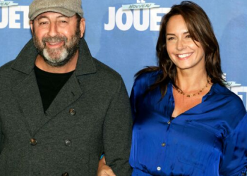 « On fera de la laine » : Julia Vignali dévoile le nouveau passe-temps improbable de Kad Merad