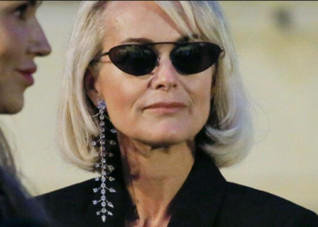 « Ça me touche énormément » : Laeticia Hallyday débarque au château de la Star Academy, les élèves lui font un très joli cadeau !