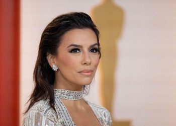 Kendji Girac et Eva Longoria très proches : voici pourquoi ils ne se quittent plus 1 Kendji Girac et Eva Longoria très proches : voici pourquoi ils ne se quittent plus Kendji Girac et Eva Longoria très proches : voici pourquoi ils ne se quittent plus