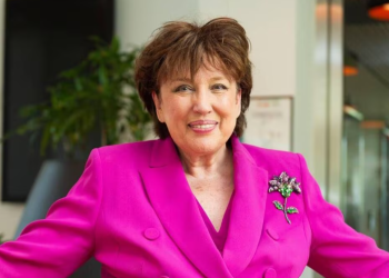 Roselyne Bachelot : son expulsion de l’école à l’âge de 11 ans a eu de terribles conséquences (ZAPTV)