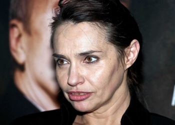 « Je les insulte » : Béatrice Dalle victime d&rsquo;âgisme et lynchée sur la Toile, elle réplique vertement