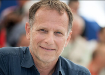 Affaire Gérard Depardieu : Charles Berling avoue une “connerie” après avoir signé la tribune de soutien