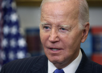 Joe Biden encore moqué : son incroyable bourde sur Emmanuel Macron