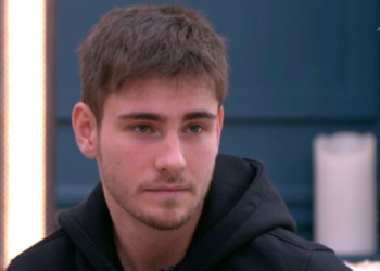 Star Academy : Julien révèle pourquoi ils ont dû quitter le château deux jours avant la finale