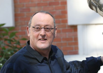 « J&rsquo;ai un peu perdu pied » : Jean Reno raconte son passage à vide après Le Grand Bleu (ZAPTV)