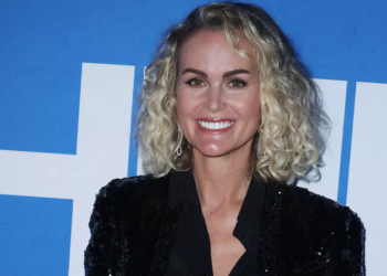 Laeticia Hallyday : le montant astronomique des dettes que Johnny lui a laissées 8 Laeticia Hallyday : le montant astronomique des dettes que Johnny lui a laissées Laeticia Hallyday : le montant astronomique des dettes que Johnny lui a laissées