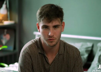 Star Academy : Julien récupère son téléphone et brise enfin le silence après sa défaite contre Pierre 12 Star Academy : Julien récupère son téléphone et brise enfin le silence après sa défaite contre Pierre Star Academy : Julien récupère son téléphone et brise enfin le silence après sa défaite contre Pierre