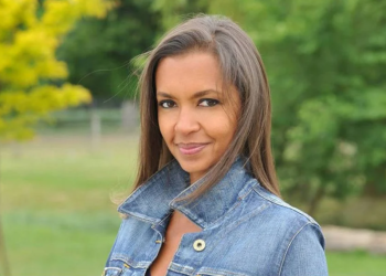 Karine Le Marchand : cette rencontre totalement improbable dans l&rsquo;Antarctique pour l&rsquo;animatrice de L&rsquo;Amour est dans le pré