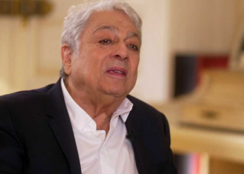 « C&rsquo;est une amie, c&rsquo;est tout ! » : Enrico Macias dément s&rsquo;être remarié à l&rsquo;âge de 85 ans