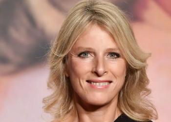 "Je me suis fait peloter toute ma vie" : Karin Viard s'explique après ses révélations sur Gérard Depardieu 9 "Je me suis fait peloter toute ma vie" : Karin Viard s'explique après ses révélations sur Gérard Depardieu « Je me suis fait peloter toute ma vie » : Karin Viard s’explique après ses révélations sur Gérard Depardieu