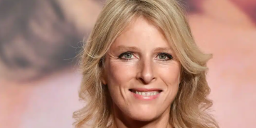 « Je me suis fait peloter toute ma vie » : Karin Viard s&rsquo;explique après ses révélations sur Gérard Depardieu