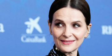 « Ta gueule » : Jamel Debbouze interrompu pendant son discours, il tacle Juliette Binoche (ZAPTV)