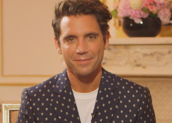 "Je lui ai demandé de partir" : pourquoi Mika n'a plus parlé à son compagnon pendant deux mois ? 3 "Je lui ai demandé de partir" : pourquoi Mika n'a plus parlé à son compagnon pendant deux mois ? « Je lui ai demandé de partir » : pourquoi Mika n’a plus parlé à son compagnon pendant deux mois ?