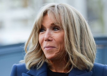 Brigitte Macron : son grand regret après avoir lu le livre de sa fille, Tiphaine Auzière 18 Brigitte Macron : son grand regret après avoir lu le livre de sa fille, Tiphaine Auzière Brigitte Macron : son grand regret après avoir lu le livre de sa fille, Tiphaine Auzière