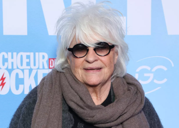 VIDÉO - Catherine Lara marquée, cette phrase de sa mère qu’elle n’oubliera pas : “C’est atroce !” 2 VIDÉO - Catherine Lara marquée, cette phrase de sa mère qu’elle n’oubliera pas : “C’est atroce !” VIDÉO – Catherine Lara marquée, cette phrase de sa mère qu’elle n’oubliera pas : “C’est atroce !”