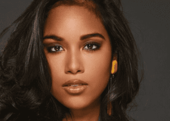 Clémence Botino annonce sa “retraite” : “J&rsquo;ai fait mon temps en tant que Miss”