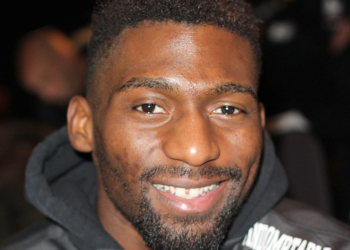 "Tu as marché dans la cage !" : Cédric Doumbé accuse Tony Parker d'avoir amené l'écharde sur le ring avant son combat contre Baki 9 "Tu as marché dans la cage !" : Cédric Doumbé accuse Tony Parker d'avoir amené l'écharde sur le ring avant son combat contre Baki « Tu as marché dans la cage ! » : Cédric Doumbé accuse Tony Parker d’avoir amené l’écharde sur le ring avant son combat contre Baki