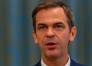 Olivier Véran bientôt médecin esthétique : sa reconversion laisse pantois ! 11 Olivier Véran bientôt médecin esthétique : sa reconversion laisse pantois ! Olivier Véran bientôt médecin esthétique : sa reconversion laisse pantois !