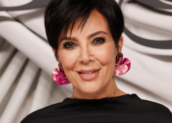 La famille Kardashian sous le choc : mort de la sœur de Kris Jenner, Karen, à 65 ans 9 La famille Kardashian sous le choc : mort de la sœur de Kris Jenner, Karen, à 65 ans La famille Kardashian sous le choc : mort de la sœur de Kris Jenner, Karen, à 65 ans