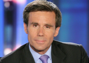 David Pujadas : gros couac en direct alors que Jack Lang tente de rendre hommage à Frédéric Mitterrand 15 David Pujadas : gros couac en direct alors que Jack Lang tente de rendre hommage à Frédéric Mitterrand David Pujadas : gros couac en direct alors que Jack Lang tente de rendre hommage à Frédéric Mitterrand