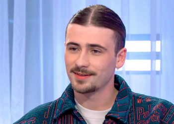 “Juste fabuleux” : Pierre Garnier sort son clip, les internautes sont aux anges 11 “Juste fabuleux” : Pierre Garnier sort son clip, les internautes sont aux anges “Juste fabuleux” : Pierre Garnier sort son clip, les internautes sont aux anges