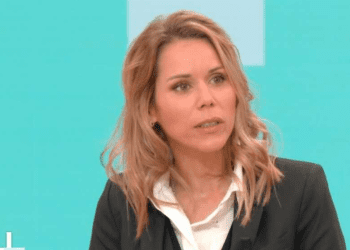 Emmanuel Macron photographié en train de boxer, ses biceps retouchés ? Sa belle-fille Tiphaine donne son avis