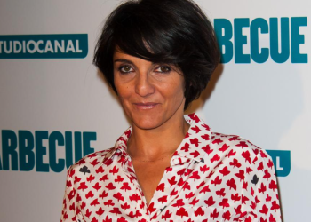 VIDÉO - Florence Foresti inquiète pour sa fille : “Elle passe par des moments d’abattement” 17 VIDÉO - Florence Foresti inquiète pour sa fille : “Elle passe par des moments d’abattement” VIDÉO – Florence Foresti inquiète pour sa fille : “Elle passe par des moments d’abattement”