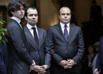 Obsèques de Frédéric Mitterrand : cette réaction radicale des invités à l’arrivée de Patrick Poivre d’Arvor 12 Obsèques de Frédéric Mitterrand : cette réaction radicale des invités à l’arrivée de Patrick Poivre d’Arvor Obsèques de Frédéric Mitterrand : cette réaction radicale des invités à l’arrivée de Patrick Poivre d’Arvor