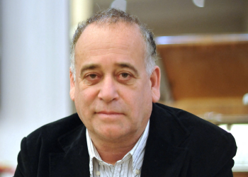 Obsèques de Sylvain Augier : sa femme et ses enfants soutenus par deux célèbres animateurs 2 Obsèques de Sylvain Augier : sa femme et ses enfants soutenus par deux célèbres animateurs Obsèques de Sylvain Augier : sa femme et ses enfants soutenus par deux célèbres animateurs