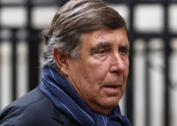 Jean-Pierre Foucault victime d'un double arrêt cardiaque, sa très surprenante réaction avant son hospitalisation 7 Jean-Pierre Foucault victime d'un double arrêt cardiaque, sa très surprenante réaction avant son hospitalisation Jean-Pierre Foucault victime d’un double arrêt cardiaque, sa très surprenante réaction avant son hospitalisation