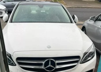 « Mon voisin se gare si près de ma porte d’entrée que j’ai du mal à sortir de chez moi »