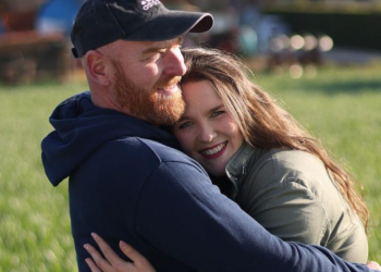 PHOTO - Lucile (L’amour est dans le pré) dévoile un adorable portrait de famille : “Nous quatre sinon rien” 10 PHOTO - Lucile (L’amour est dans le pré) dévoile un adorable portrait de famille : “Nous quatre sinon rien” PHOTO – Lucile (L’amour est dans le pré) dévoile un adorable portrait de famille : “Nous quatre sinon rien”