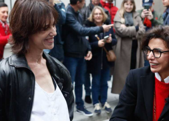 PHOTO - Rachida Dati complice avec Charlotte Gainsbourg pour une occasion très spéciale 3 PHOTO - Rachida Dati complice avec Charlotte Gainsbourg pour une occasion très spéciale PHOTO – Rachida Dati complice avec Charlotte Gainsbourg pour une occasion très spéciale