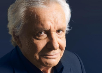 Michel Sardou installé sur la Côte d’Azur, une nouvelle vie dans l’ombre : “Il veut se faire oublier” 6 Michel Sardou installé sur la Côte d’Azur, une nouvelle vie dans l’ombre : “Il veut se faire oublier” Michel Sardou installé sur la Côte d’Azur, une nouvelle vie dans l’ombre : “Il veut se faire oublier”