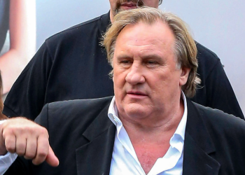 Affaire Gérard Depardieu : “Il pourrait être le Weinstein français”, ce livre sans filtre sur ses excès 5 Affaire Gérard Depardieu : “Il pourrait être le Weinstein français”, ce livre sans filtre sur ses excès Affaire Gérard Depardieu : “Il pourrait être le Weinstein français”, ce livre sans filtre sur ses excès
