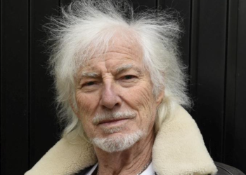 Hugues Aufray : sa soeur est une célèbre actrice française 1 Hugues Aufray : sa soeur est une célèbre actrice française Hugues Aufray : sa soeur est une célèbre actrice française