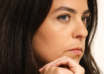 PHOTO - Anouchka Delon près de son père : son dimanche avec son fils Lino à Douchy 14 PHOTO - Anouchka Delon près de son père : son dimanche avec son fils Lino à Douchy PHOTO – Anouchka Delon près de son père : son dimanche avec son fils Lino à Douchy