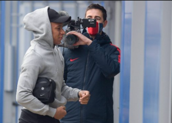 « Une attitude scandaleuse » : Kylian Mbappé sévèrement taclé par un champion du monde