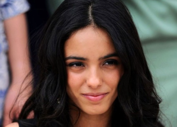 INTERVIEW – Hafsia Herzi révèle pourquoi elle ne sourit presque jamais