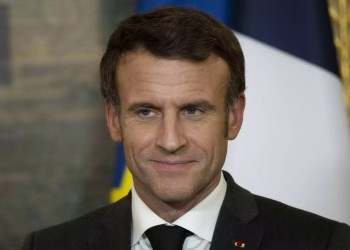 “J’ai eu mal pour vos fesses !” : Emmanuel Macron taquin avec un sportif bien connu