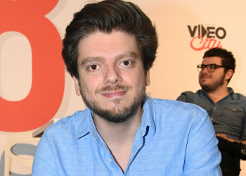 “Peut-être la fin du Pire Stagiaire” : Greg Guillotin « balancé » juste avant une caméra cachée, il lance un appel à l’aide