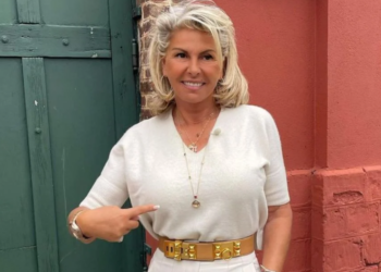 Caroline Margeridon surprend ses fans après une opération du ménisque 2 Caroline Margeridon surprend ses fans après une opération du ménisque Caroline Margeridon surprend ses fans après une opération du ménisque