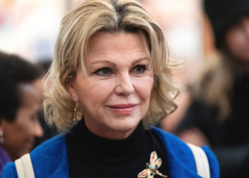 Jeane Manson victime d&rsquo;une crise cardiaque : « Elle a quitté les soins intensifs… », son avocat donne des nouvelles