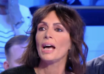 « Avec tous les impôts que je paie, je ne... » : Géraldine Maillet pousse un énorme coup de gueule dans TPMP 15 « Avec tous les impôts que je paie, je ne... » : Géraldine Maillet pousse un énorme coup de gueule dans TPMP « Avec tous les impôts que je paie, je ne… » : Géraldine Maillet pousse un énorme coup de gueule dans TPMP